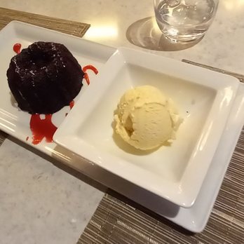 Red Rim Bistro - Lava chocolate cake - Burgers Near Me - Phoenix, Arizona