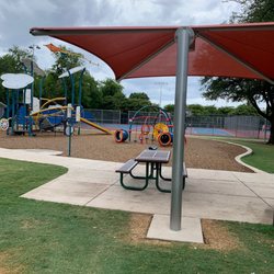 Broadway Park - Play ground and seating with shade!