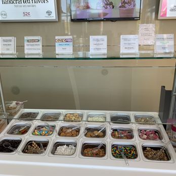 Yogurtland - Clean topping area! - Ice Cream & Frozen Yogurt Near Me - San Jose, California Yogurtland - Clean topping area! - Ice Cream & Frozen Yogurt Near Me - San Jose, California