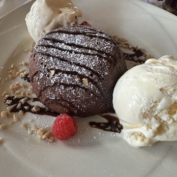 Chart House Waikiki - Chocolate Lava Cake - Steakhouses Near Me - Honolulu, Hawaii