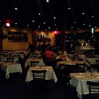 Pio Pio 2 - Empty restaurant w obismal service! - Latin American Near Me - Jackson Heights, New York