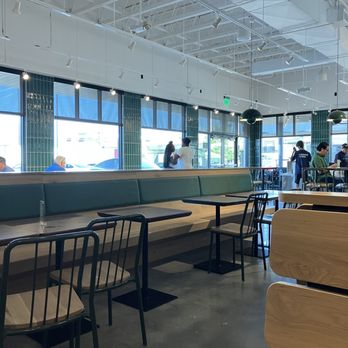 Shake Shack Katy Freeway - Inside - Burgers Near Me - Houston, Texas