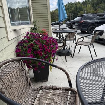 Stowe Bee Bakery & Cafe - Coffee & Tea Near Me - Stowe, Vermont Stowe Bee Bakery & Cafe - Coffee & Tea Near Me - Stowe, Vermont