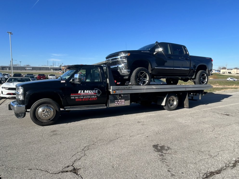 ELMORE TOWING & RECOVERY Updated September 2024 81 Photos Kansas