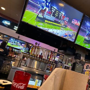 Pluckers Wing Bar - Webster - Chicken Wings Near Me - Webster, Texas Pluckers Wing Bar - Webster - Chicken Wings Near Me - Webster, Texas