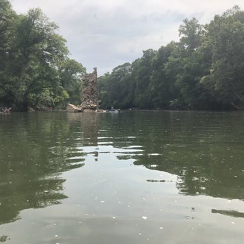 Euharlee Creek Outfitters - This is your signal to move to the left to get out if you've taken the longer float/kayak - Rafting/Kayaking Near Me - Euharlee, Georgia