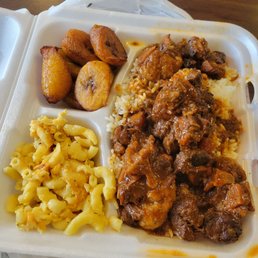 LARGE OXTAIL WITH TWO SIDES -18.99 + $1 for the Mac and cheese upgrade which they don't tell you LARGE OXTAIL WITH TWO SIDES -18.99 + $1 for the Mac and cheese upgrade which they don't tell you