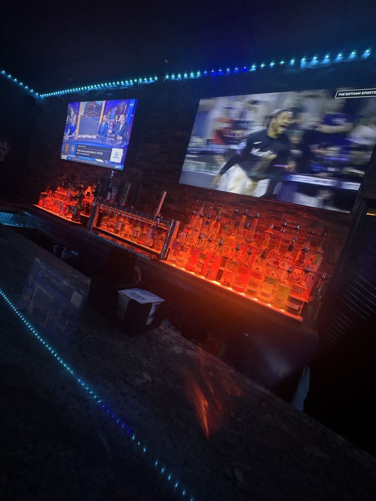 Last Shot Lounge Logo