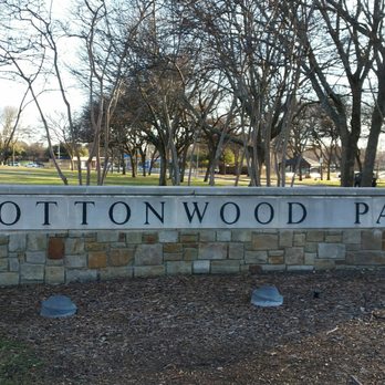Cottonwood Park - Parks Near Me - Richardson, Texas