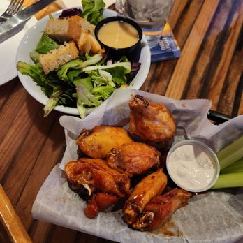 High Motor - Sports Bars Near Me - Pawtucket, Rhode Island