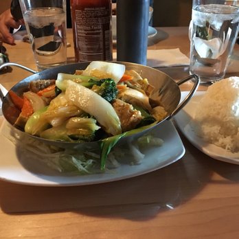 Pho Thin - Tofu and veggies stir fried rice. - Vietnamese Near Me - Cottonwood Heights, Utah Pho Thin - Tofu and veggies stir fried rice. - Vietnamese Near Me - Cottonwood Heights, Utah