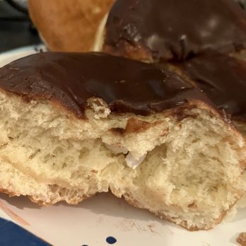 Weis Markets - The ridiculous donuts I paid for that were supposed to be filled with Angel creamto But no Terrible - Grocery Near Me - Pottsville, Pennsylvania Weis Markets - The ridiculous donuts I paid for that were supposed to be filled with Angel creamto But no Terrible - Grocery Near Me - Pottsville, Pennsylvania