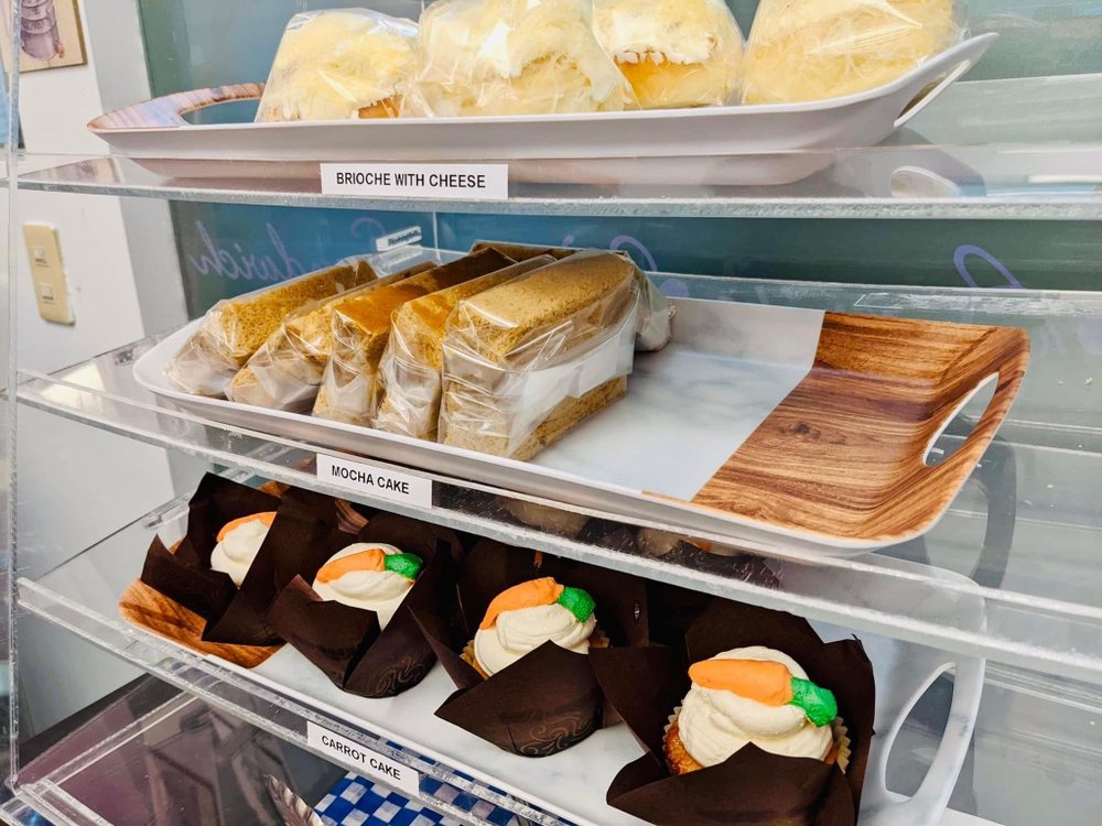 HRM CAKES Updated September 2024 36 Solutions Drive, Halifax, Nova Scotia Custom Cakes