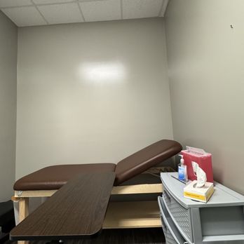 Piedmont Urgent Care - Exam Room - Doctors Near Me - Macon, Georgia Piedmont Urgent Care - Exam Room - Doctors Near Me - Macon, Georgia