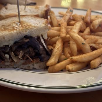 Dolores  - Short rib melt 4.5 stars - Cocktail Bars Near Me - Long Beach, California