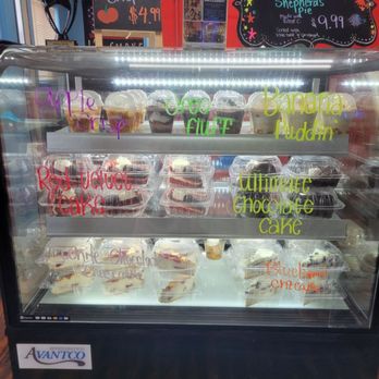 Frostproof BBQ Company - Dessert display - Barbeque Near Me - Frostproof, Florida