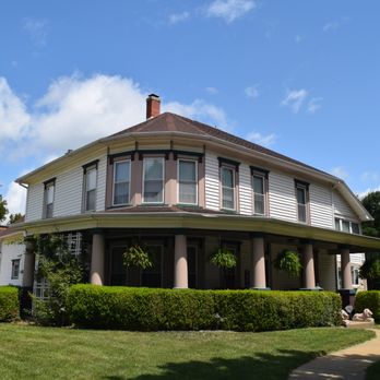 Victory Inn Bed & Breakfast - Bed & Breakfast Near Me - Wamego, Kansas Victory Inn Bed & Breakfast - Bed & Breakfast Near Me - Wamego, Kansas