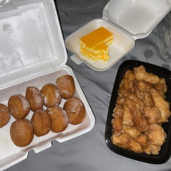Dragon Town - a tray of chicken nuggies and a container of butter - Chinese Near Me - Bellevue, Pennsylvania