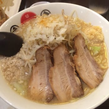 Umenoya - Jiro Ramen. A lot of bean sprouts, raw onions, and garlic. Perfect to overpower the soup and cool it down really quick too. Meh - Ramen Near Me - Torrance, California Umenoya - Jiro Ramen. A lot of bean sprouts, raw onions, and garlic. Perfect to overpower the soup and cool it down really quick too. Meh - Ramen Near Me - Torrance, California
