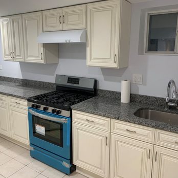 Kitchen Cabinets Deal - Cabinetry Near Me - Chicago, Illinois