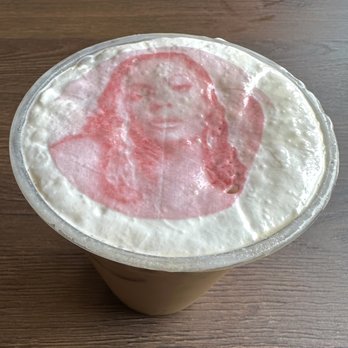 Red Maple - Beyoncé Butterscotch Latte - Cafes Near Me - Los Angeles, California Red Maple - Beyoncé Butterscotch Latte - Cafes Near Me - Los Angeles, California