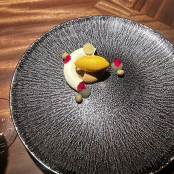 Enclos - Kuri squash ice cream, cheesecake, pear halved 'melon' balls of MAGIC! - French Near Me - Sonoma, California Enclos - Kuri squash ice cream, cheesecake, pear halved 'melon' balls of MAGIC! - French Near Me - Sonoma, California