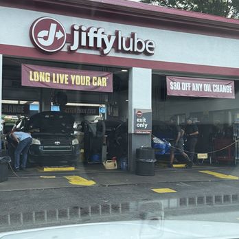 Jiffy Lube - Cars employees and customers - Oil Change Stations Near Me - Davie, Florida Jiffy Lube - Cars employees and customers - Oil Change Stations Near Me - Davie, Florida