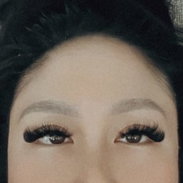 Being a first time mom is rough, but my lashes don't gotta be (mega volume set)