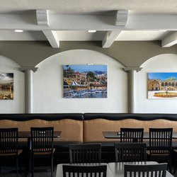 Sam's Pita and Kabab - Interior decor.