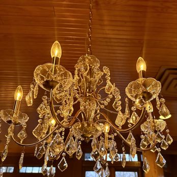 Nicollet Island - Chandeliers above every table in the dining room - Hotels Near Me - Minneapolis, Minnesota Nicollet Island - Chandeliers above every table in the dining room - Hotels Near Me - Minneapolis, Minnesota