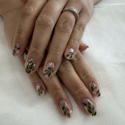 Polish Nail Spa - Gel manicure