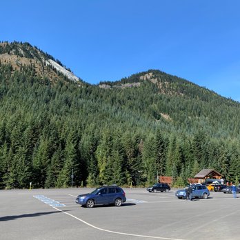 Crystal Mountain Resort - Ski Resorts Near Me - Enumclaw, Washington