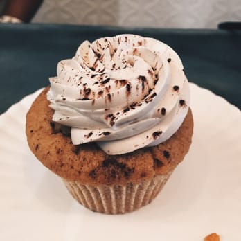 Molly's Cupcakes - Peanut butter Nutella cupcake - Cupcakes Near Me - Chicago, Illinois Molly's Cupcakes - Peanut butter Nutella cupcake - Cupcakes Near Me - Chicago, Illinois