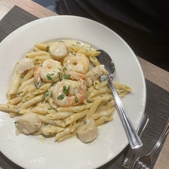 Gaetano's Tavern On Main - Shrimp and scallops on penne with alfredo sauce. - American Near Me - Wallingford, Connecticut Gaetano's Tavern On Main - Shrimp and scallops on penne with alfredo sauce. - American Near Me - Wallingford, Connecticut