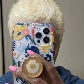 Salon Monet - Some of my hair white, some yellow. The color is inconsistent. - Hair Salons Near Me - Boston, Massachusetts Salon Monet - Some of my hair white, some yellow. The color is inconsistent. - Hair Salons Near Me - Boston, Massachusetts