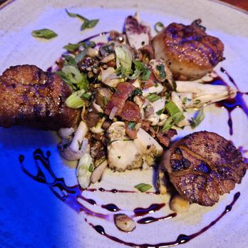 Redwood Cafe - New American Near Me - Modesto, California