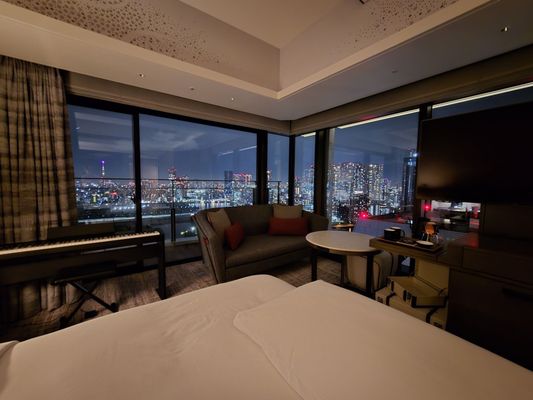 Mesm Tokyo, Autograph Collection by null