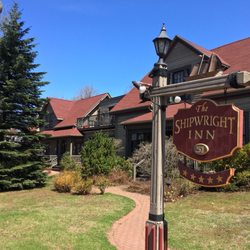 Shipwright Inn - Lovely building