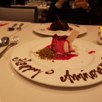 360 Restaurant - Pistachio & White Chocolate Cheesecake - Canadian (New) Near Me - Toronto, Ontario