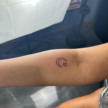 Pride and Glory - Tattoo Near Me - Nashville, Tennessee Pride and Glory - Tattoo Near Me - Nashville, Tennessee