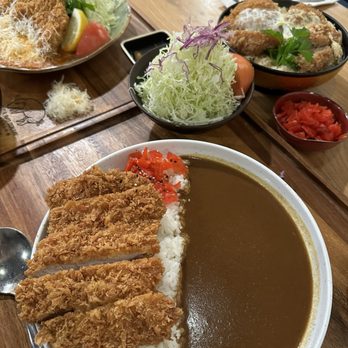 Kobuta And Ookami - Kurobata katsu curry set, tomato & cheese, katsudon - Japanese Near Me - Seattle, Washington