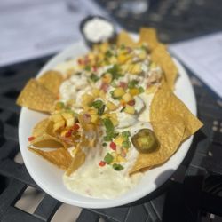 Decoys Seafood - Chicken Nachos