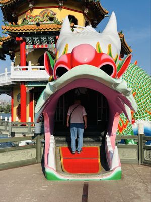 Dragon and Tiger Pagodas by null