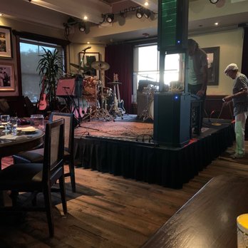 Fleetwood's on Front St - The dining room stage - New American Near Me - Lahaina, Hawaii Fleetwood's on Front St - The dining room stage - New American Near Me - Lahaina, Hawaii