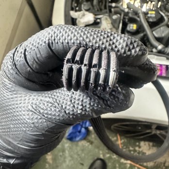 AKP Autowerks - Cracked serpentine belt - Auto Repair Near Me AKP Autowerks - Cracked serpentine belt - Auto Repair Near Me