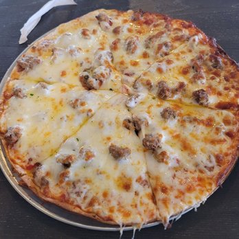 1925 PubHouse - thin crust sausage and pepperoni pizza - American Near Me - Anderson, Indiana