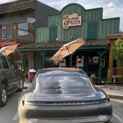 Grand Pizza - Store front