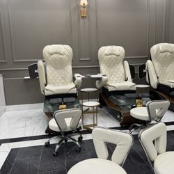 Novalice Krystal Nails and Spa