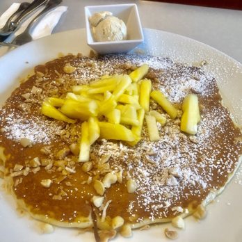 M.A.C. 24/7 - Macadamia nut pancakes - American Near Me - Honolulu, Hawaii
