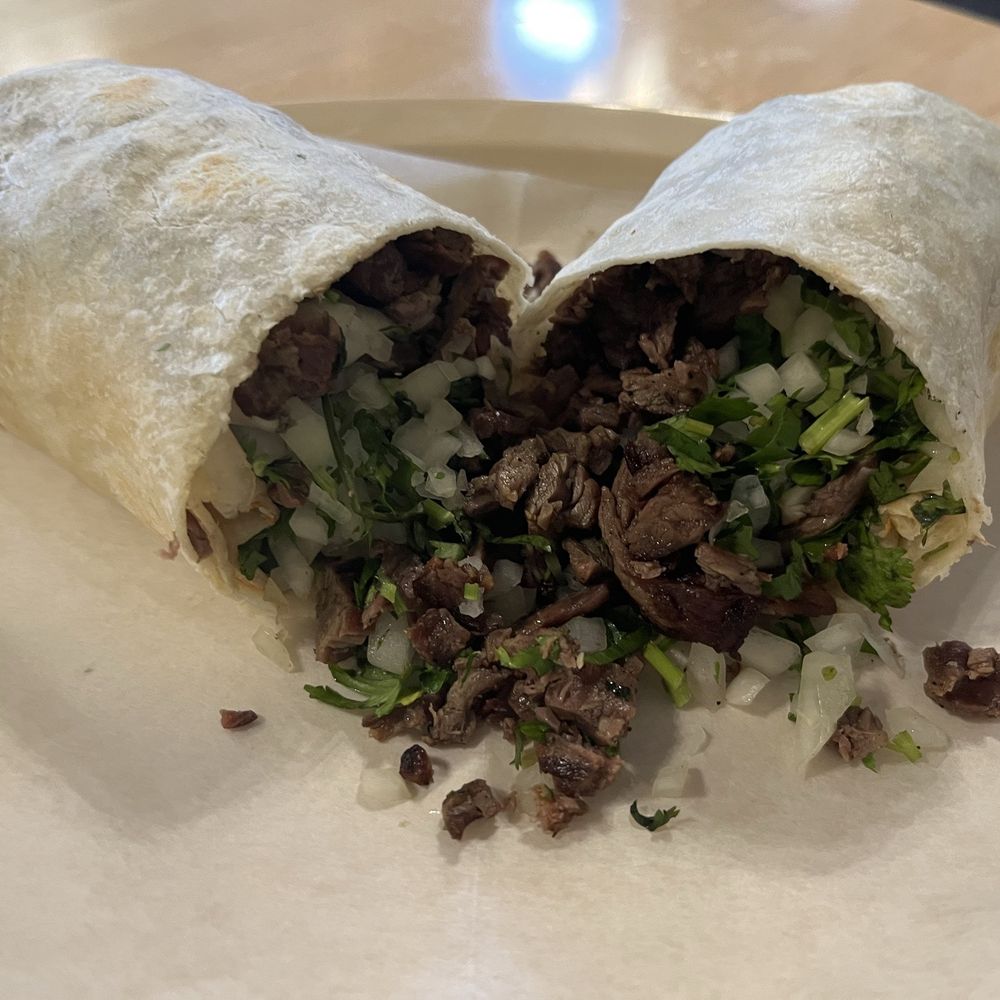 Simon Tacos - Steak burrito with cilantro and onions - Tacos Near Me - Chicago, Illinois Simon Tacos - Steak burrito with cilantro and onions - Tacos Near Me - Chicago, Illinois